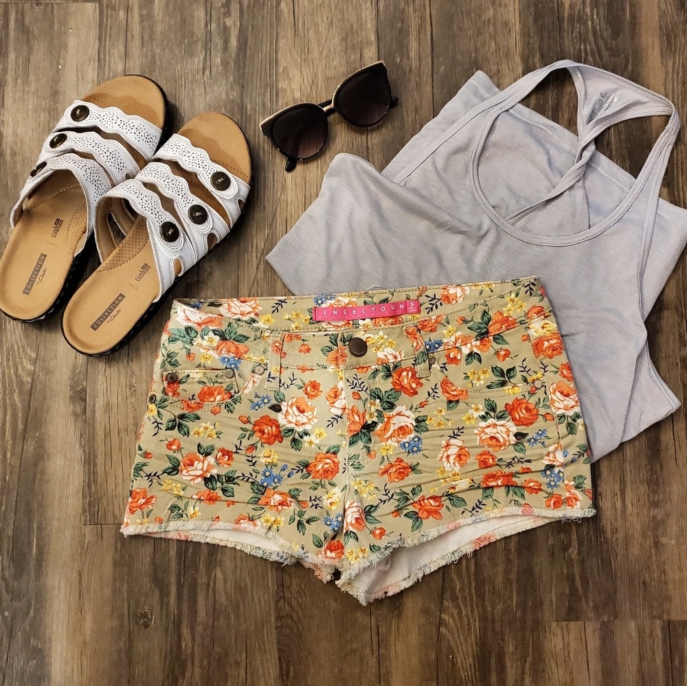 Inseltown tan floral Jean short